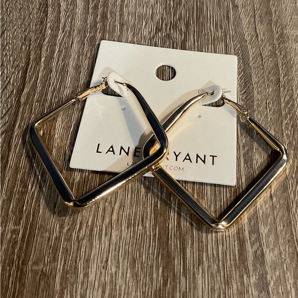 Bold gold square hoops